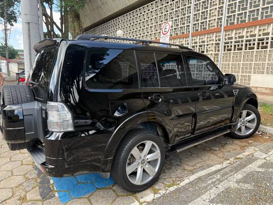 MITSUBISHI PAJERO FULL 3.2 HPE 4X4 16V TURBO INTERCOOLER DIESEL 4P AUTOMÁTICO